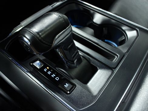 Used 2021 Ford F150 Lariat w/ Equipment Group 502A High image 24