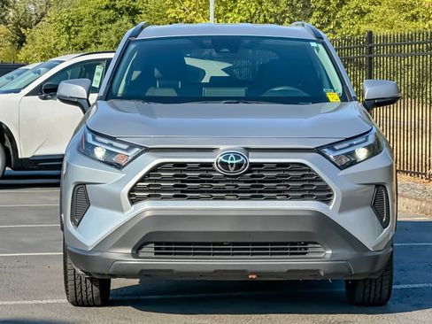 Used 2025 Toyota RAV4 XLE AWD/4WD image 8