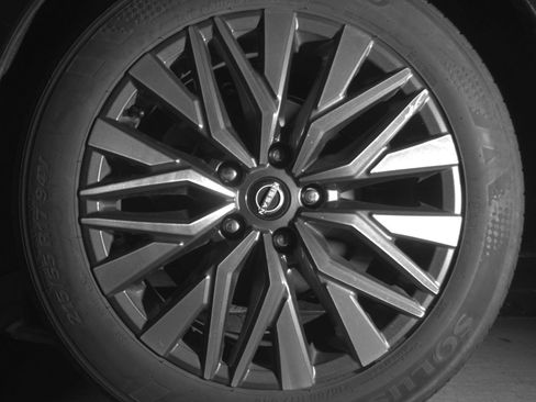 Used 2025 Nissan Altima 2.5 SV FWD image 17