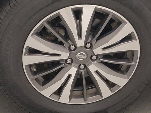 Used 2017 Nissan Pathfinder SL w/ Trailer Tow Package FWD image 31
