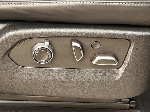 Used 2022 Cadillac Escalade ESV Premium Luxury Platinum image 27