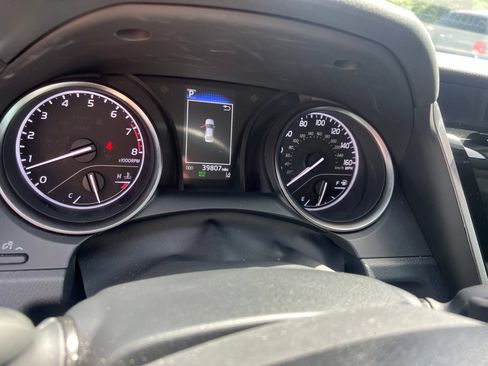Used 2024 Toyota Camry SE FWD image 8