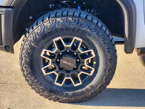 New 2026 GMC Sierra 2500 AT4X image 8