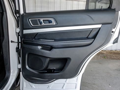 Used 2017 Ford Explorer XLT w/ Equipment Group 202A image 48