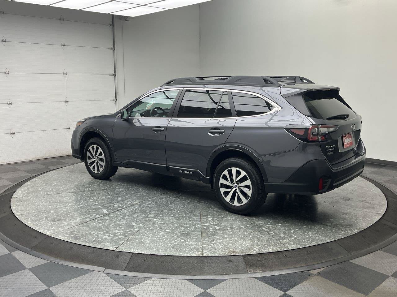 Used 2020 Subaru Outback Premium AWD/4WD image 2