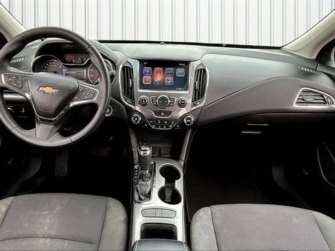 Used 2016 Chevrolet Cruze LT image 7