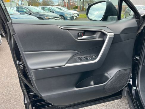Used 2025 Toyota RAV4 XLE image 20