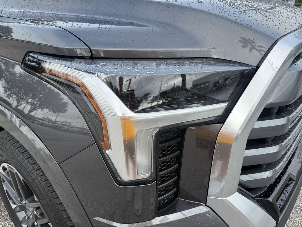 Used 2026 Toyota Tundra Limited AWD/4WD image 9