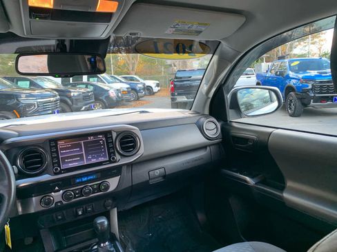 Used 2021 Toyota Tacoma SR5 image 38