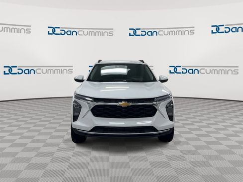 New 2026 Chevrolet Trax LT w/ LT Convenience Package image 3