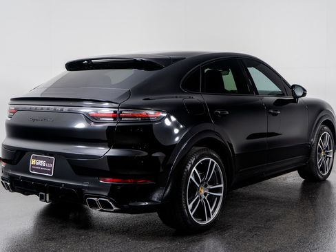 Used 2023 Porsche Cayenne Turbo image 10