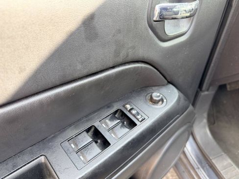 Used 2014 Jeep Patriot Latitude FWD image 8