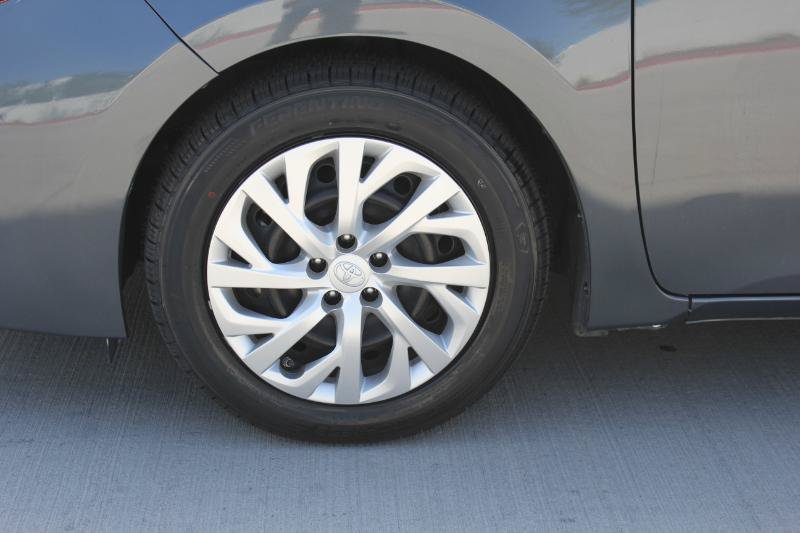 Used 2017 Toyota Corolla LE w/ Carpet Mat Package (TMS) FWD image 36