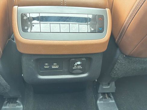 Used 2024 Nissan Pathfinder Platinum AWD/4WD image 24