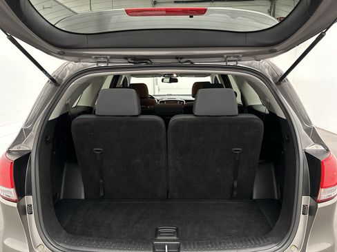 Used 2017 Kia Sorento FWD w/ LX Convenience Package image 12