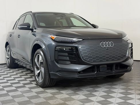 Used 2025 Audi Q6 e-tron Premium Plus w/ Premium Plus AWD/4WD image 7