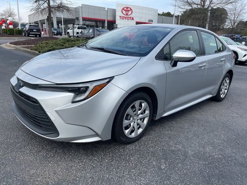 Used 2024 Toyota Corolla LE image 1