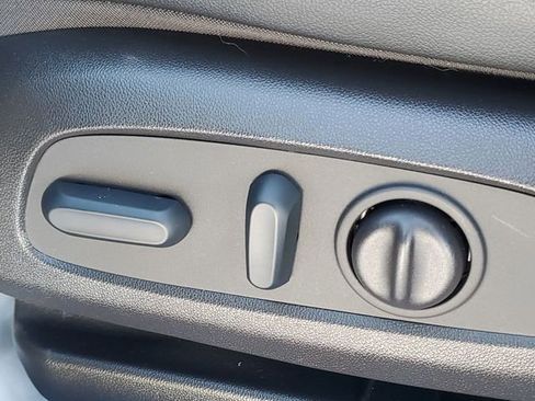 Used 2023 Chevrolet TrailBlazer ACTIV w/ Sun and Liftgate Package image 9