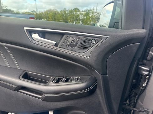 Used 2022 Ford Edge ST image 7
