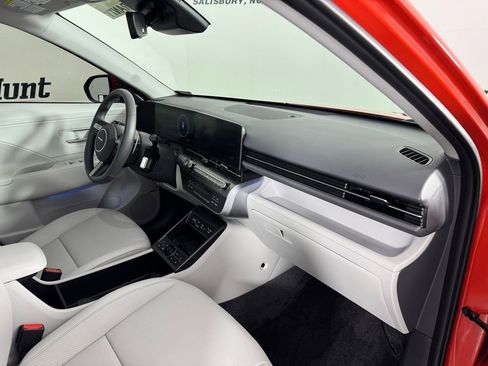 Used 2025 Hyundai Kona Limited image 40