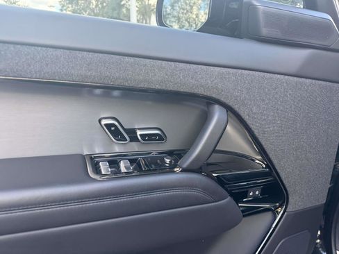 Used 2024 Land Rover Range Rover Sport Dynamic SE image 18