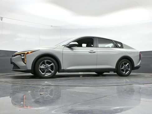Used 2025 Kia K4 FWD image 44