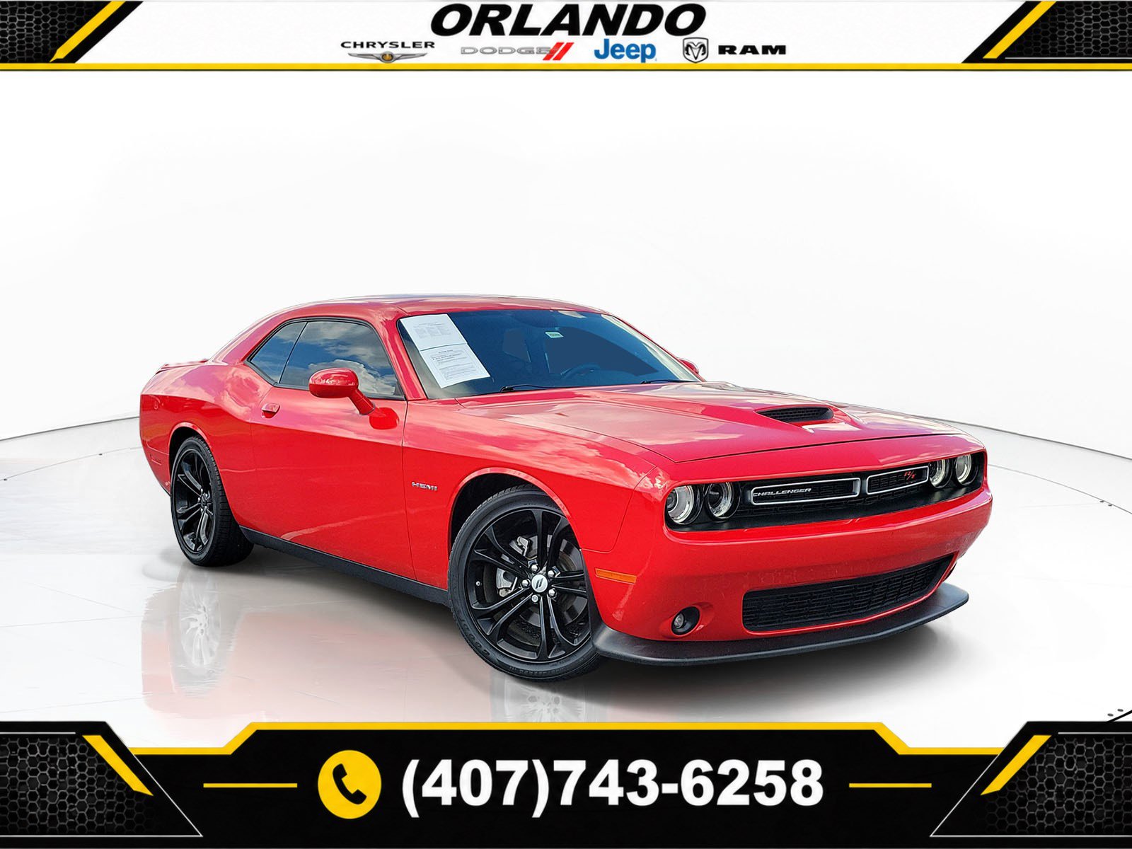 Used 2022 Dodge Challenger R/T RWD image 1