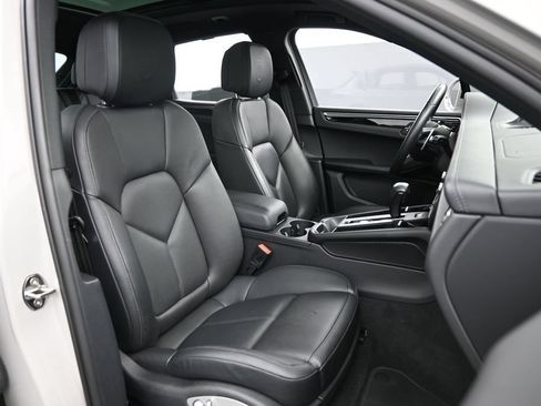 Certified 2023 Porsche Macan Turbo AWD/4WD image 29