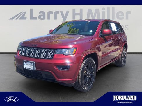 Used 2018 Jeep Grand Cherokee Altitude AWD/4WD image 1