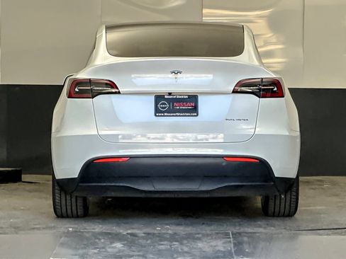 Used 2023 Tesla Model Y Long Range AWD/4WD image 4