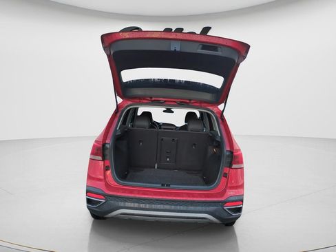 Used 2023 Volkswagen Taos SE w/ Panoramic Sunroof Package FWD image 9