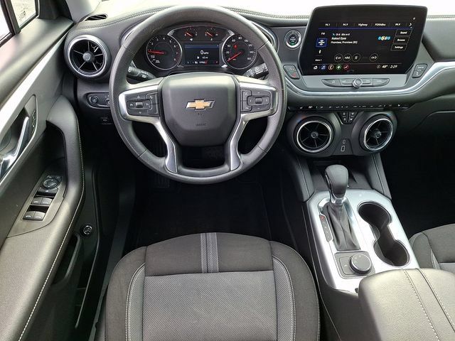 Used 2024 Chevrolet Blazer LT w/ Convenience Package FWD image 11