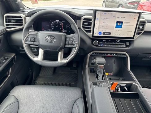 Used 2025 Toyota Tundra Limited image 21