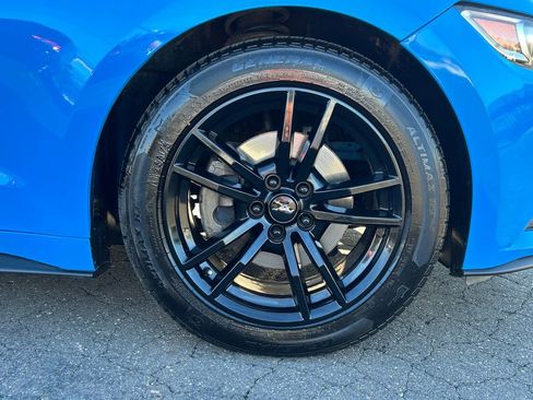 Used 2017 Ford Mustang Premium image 10