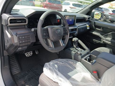 New 2025 Toyota Tacoma TRD Sport image 5