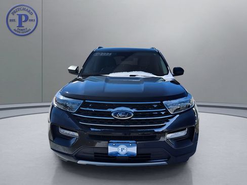 Used 2024 Ford Explorer XLT w/ Equipment Group 202A AWD/4WD image 2