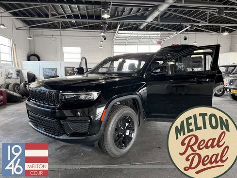 New 2025 Jeep Grand Cherokee Altitude AWD/4WD image 1