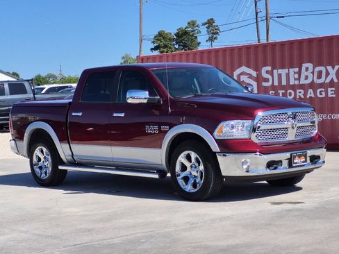 Used 2017 RAM 1500 Laramie w/ Convenience Group AWD/4WD image 8