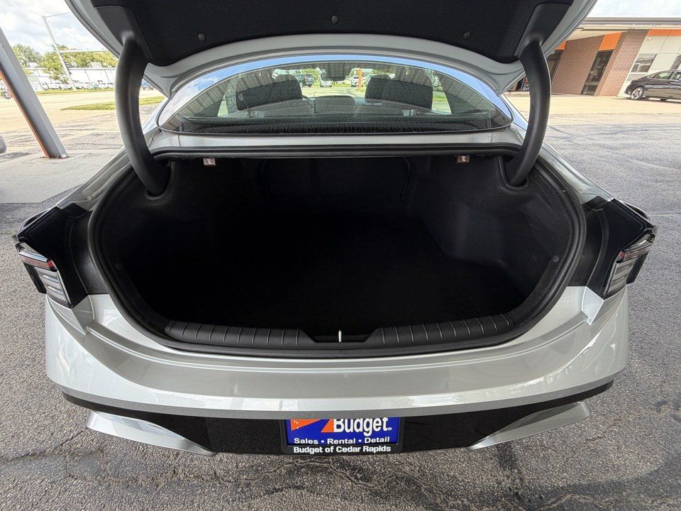 Used 2026 Hyundai Sonata SEL FWD image 25