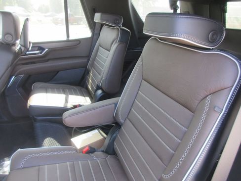 New 2026 GMC Yukon Denali Ultimate AWD/4WD image 12