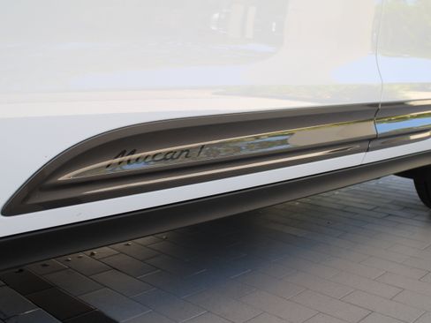 Certified 2026 Porsche Macan Turbo AWD/4WD image 12