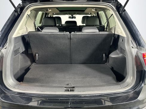 Used 2021 Volkswagen Tiguan SEL FWD image 34