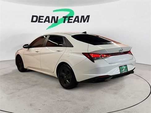 Used 2021 Hyundai Elantra SEL w/ Convenience Package image 6