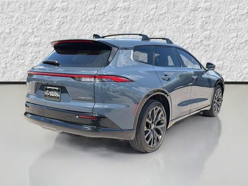 Used 2026 Toyota Crown Signia w/ Advanced Technology Package image 3