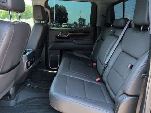 Used 2025 GMC Sierra 1500 Elevation w/ Elevation Premium Package AWD/4WD image 12