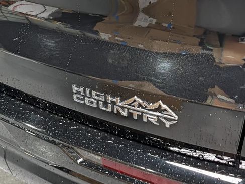 Used 2025 Chevrolet Traverse High Country w/ LPO, Floor Liner Package AWD/4WD image 4