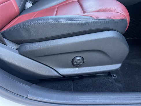 Used 2020 Mercedes-Benz GLC 300 4MATIC Coupe image 27