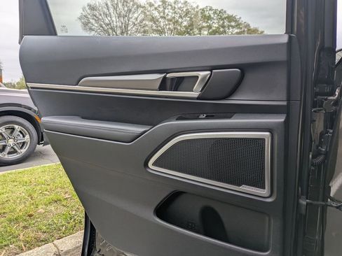 Used 2025 Kia Telluride S image 26