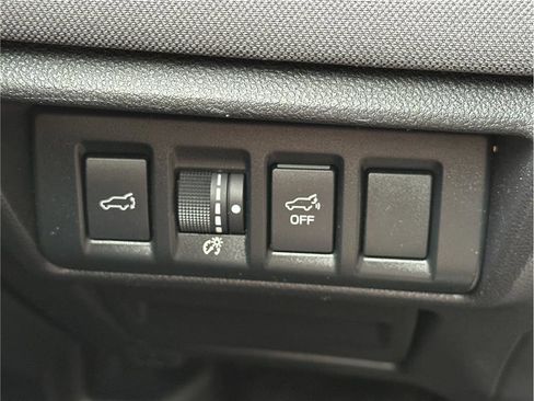 Used 2021 Subaru Outback Premium AWD/4WD image 27