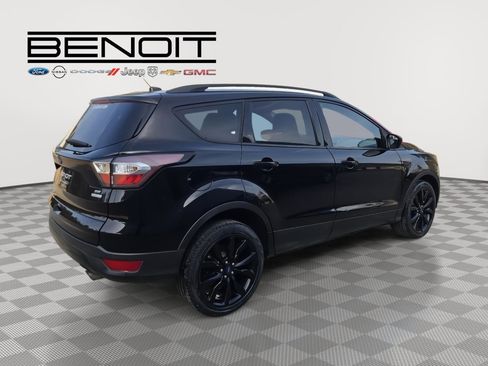 Used 2017 Ford Escape SE w/ Equipment Group 201A image 5